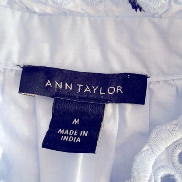 Ann Taylor Sleeveless V-Neck Button Down Blouse | Size Small | 100% Cotton EUC - Picture 4 of 9